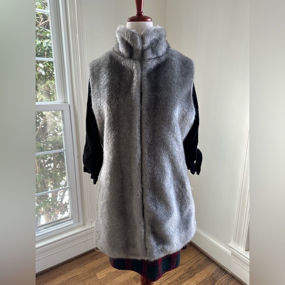 BARNEYS NEW YORK Faux Fur Vest Sz S